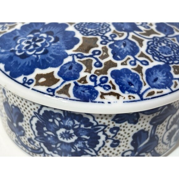 Vintage TAKAHASHI Style Porcelain TRINKET Box Blue flowers Fine China 5.25" - Picture 6 of 9